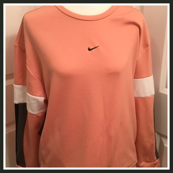 Nike Tops - Nike Therma Fleece Top Sweatshirt - NWT - Medium